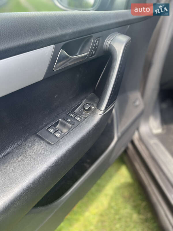 Универсал Volkswagen Passat 2012 в Ивано-Франковске