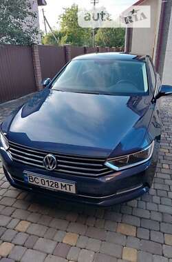 Седан Volkswagen Passat 2017 в Львові