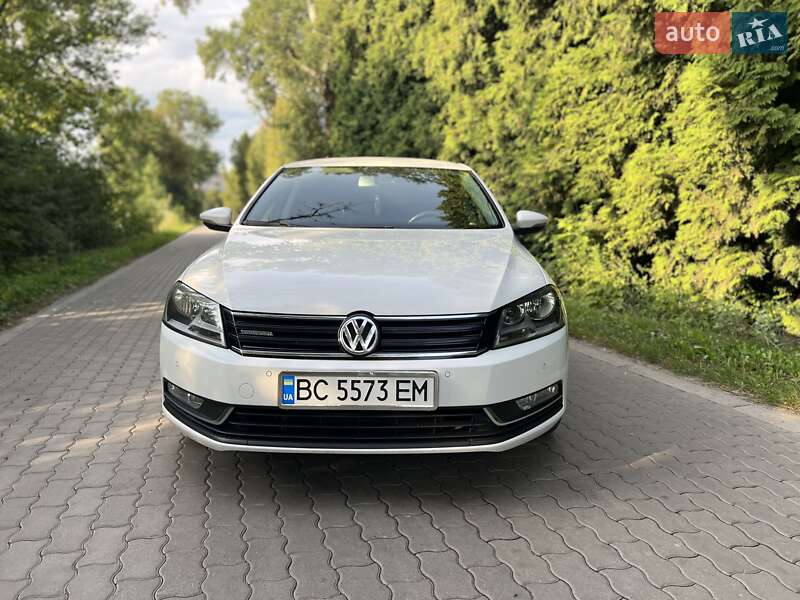 Седан Volkswagen Passat 2012 в Львове