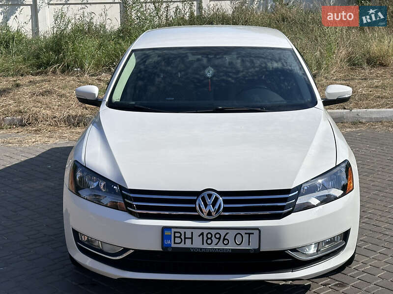 Седан Volkswagen Passat 2015 в Одессе