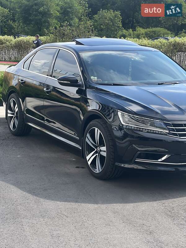 Седан Volkswagen Passat 2016 в Киеве