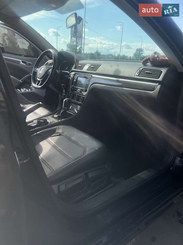 Седан Volkswagen Passat 2016 в Киеве
