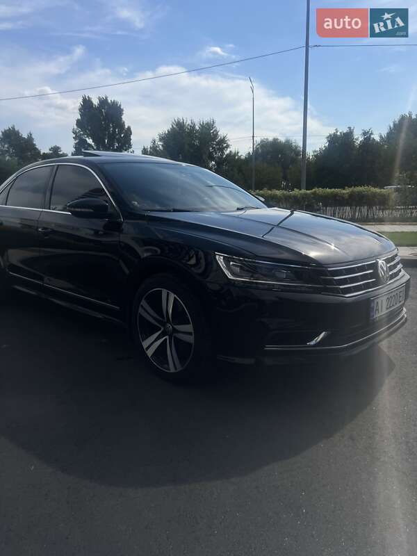 Седан Volkswagen Passat 2016 в Киеве