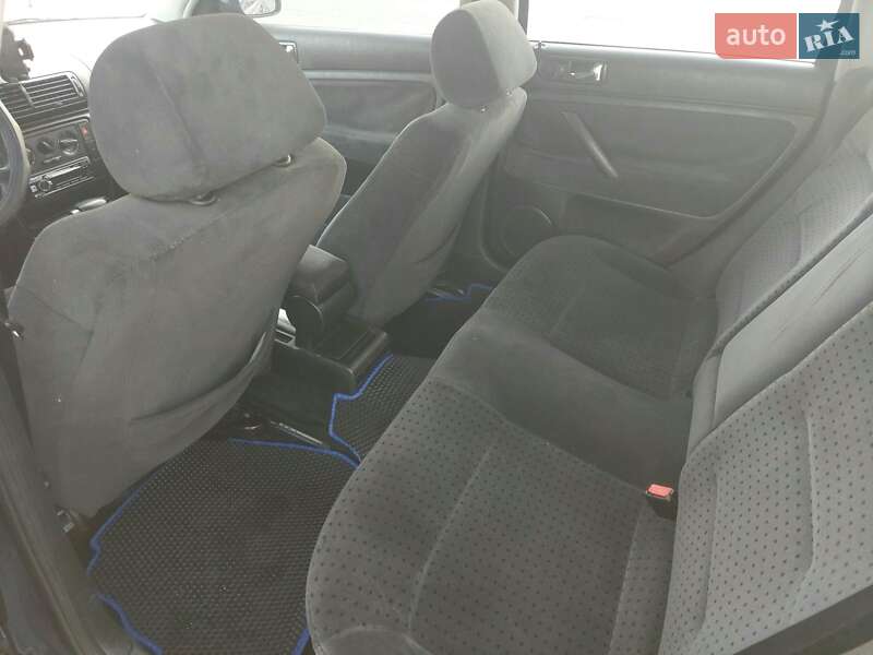 Седан Volkswagen Passat 1998 в Броварах