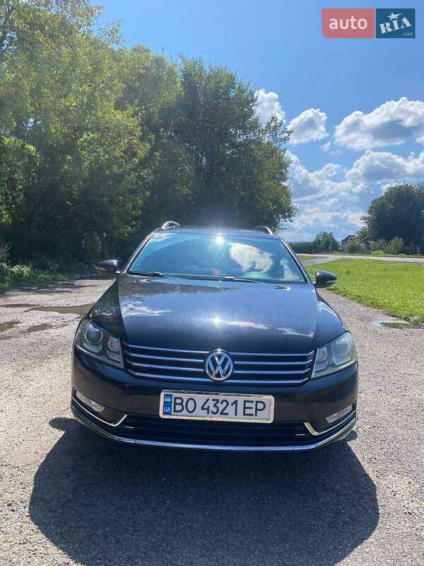 Универсал Volkswagen Passat 2012 в Стрые