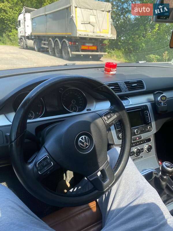 Универсал Volkswagen Passat 2012 в Стрые