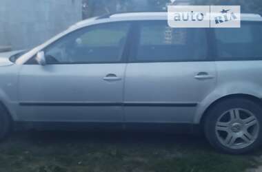 Универсал Volkswagen Passat 2000 в Каменке-Бугской