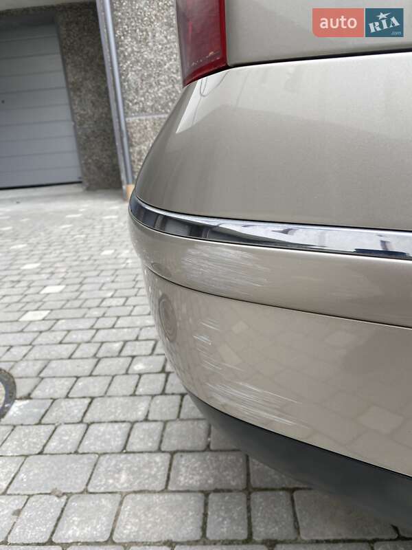 Седан Volkswagen Passat 2003 в Ивано-Франковске