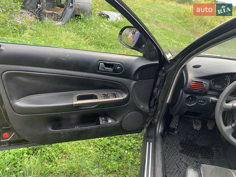 Седан Volkswagen Passat 2001 в Мостиске