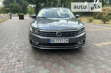 Седан Volkswagen Passat 2016 в Кропивницком