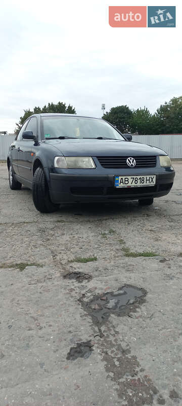 Седан Volkswagen Passat 1998 в Одессе