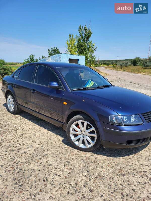 Седан Volkswagen Passat 1997 в Миколаївці