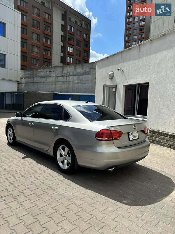 Седан Volkswagen Passat 2013 в Киеве
