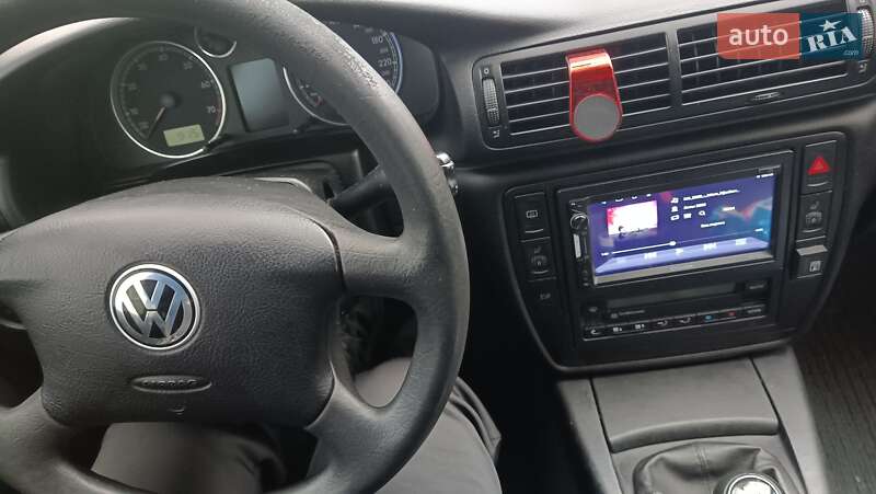 Универсал Volkswagen Passat 2002 в Львове