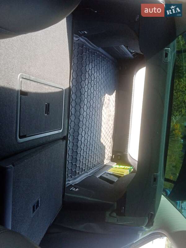 Седан Volkswagen Passat 2015 в Ірпені