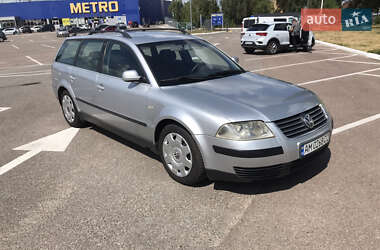 Універсал Volkswagen Passat 2001 в Житомирі