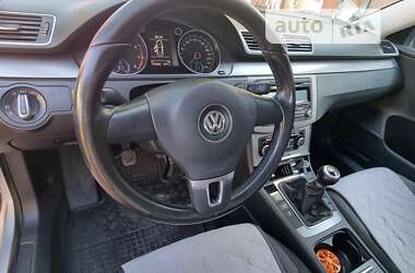 Седан Volkswagen Passat 2011 в Одессе