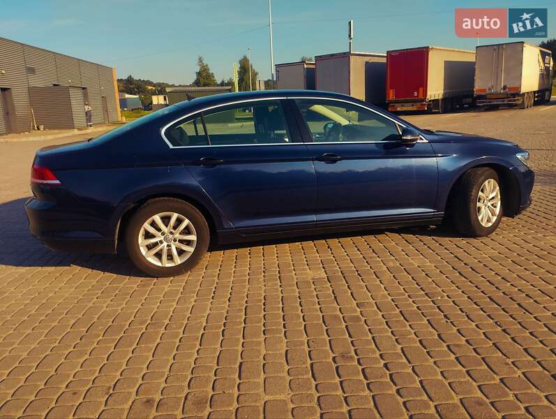 Седан Volkswagen Passat 2017 в Миколаєві