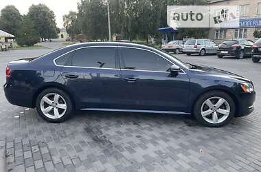 Седан Volkswagen Passat 2012 в Киеве