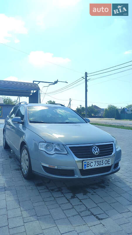 Універсал Volkswagen Passat 2010 в Бродах