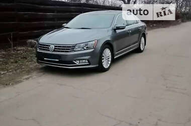 Седан Volkswagen Passat 2016 в Харкові