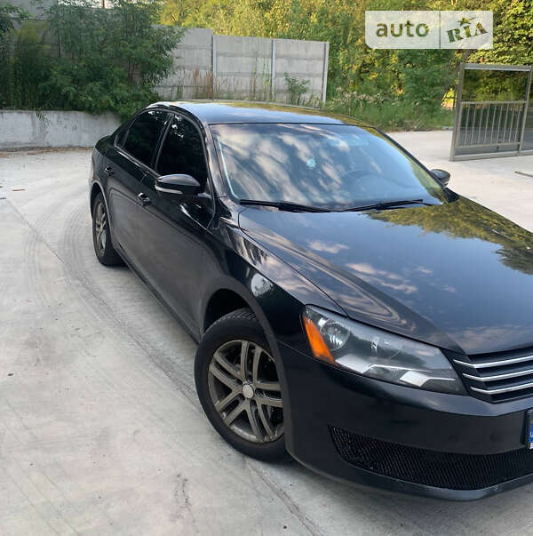 Седан Volkswagen Passat 2012 в Киеве