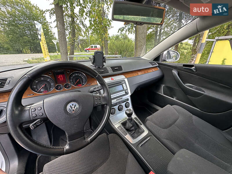 Седан Volkswagen Passat 2006 в Ивано-Франковске