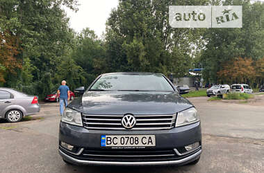 Седан Volkswagen Passat 2011 в Львові