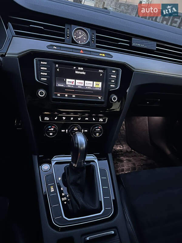 Седан Volkswagen Passat 2015 в Заречье