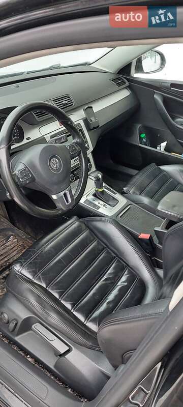 Универсал Volkswagen Passat 2010 в Киеве