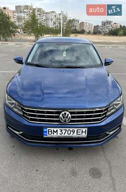 Седан Volkswagen Passat 2016 в Запорожье