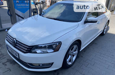 Седан Volkswagen Passat 2012 в Киеве