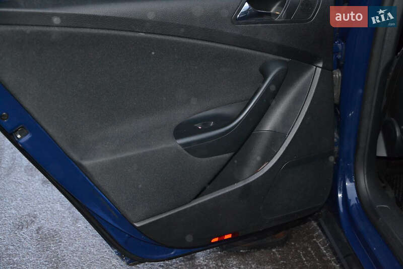 Универсал Volkswagen Passat 2007 в Ровно