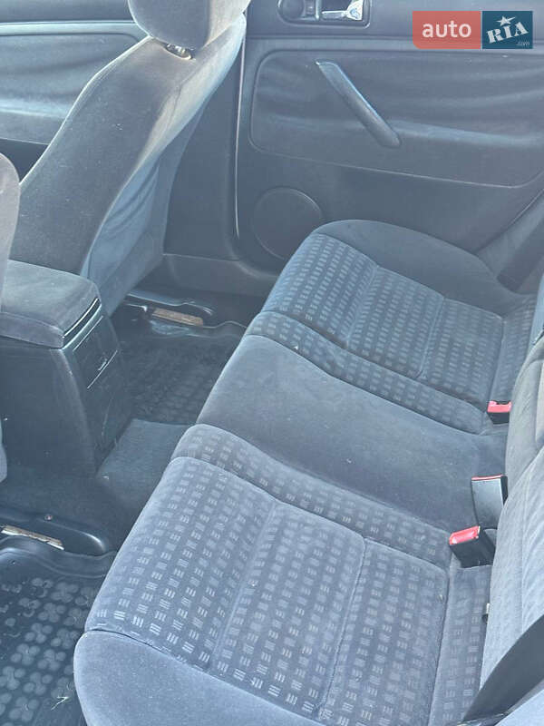 Універсал Volkswagen Passat 2001 в Тульчині