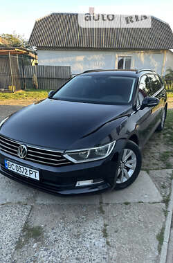 Универсал Volkswagen Passat 2015 в Стрые