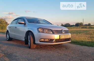 Седан Volkswagen Passat 2011 в Фастові