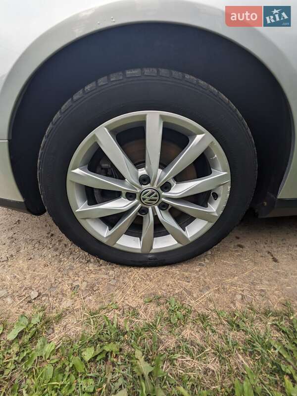 Универсал Volkswagen Passat 2009 в Калуше