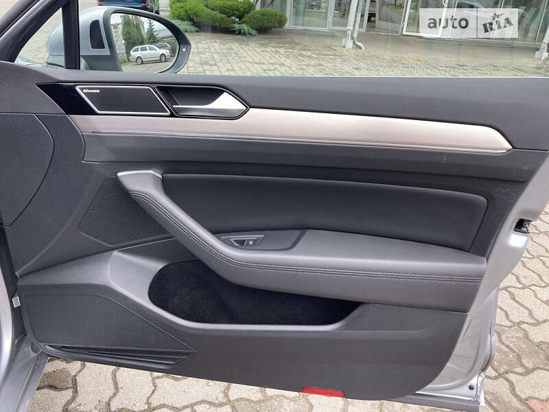 Универсал Volkswagen Passat 2017 в Львове