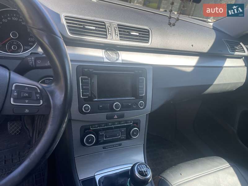 Универсал Volkswagen Passat 2011 в Радехове