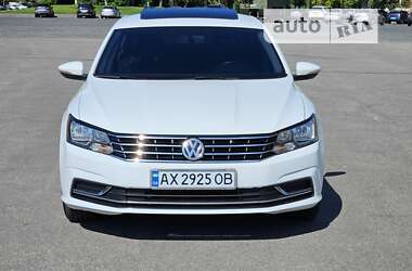 Седан Volkswagen Passat 2015 в Харкові