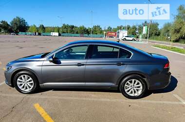 Седан Volkswagen Passat 2017 в 