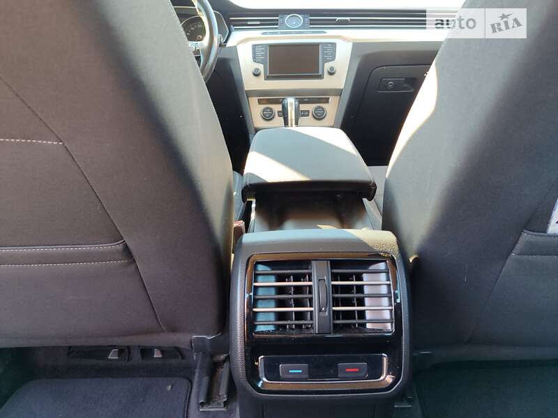 Седан Volkswagen Passat 2017 в Коцюбинском фото 14 Седан Volkswagen Passat 2017 в Коцюбинском