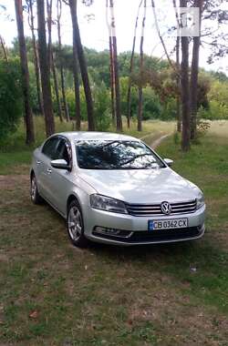 Седан Volkswagen Passat 2010 в Новгород-Северском