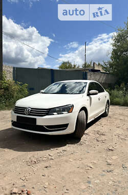 Седан Volkswagen Passat 2014 в Харкові