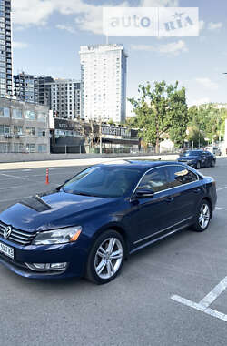 Седан Volkswagen Passat 2013 в Києві