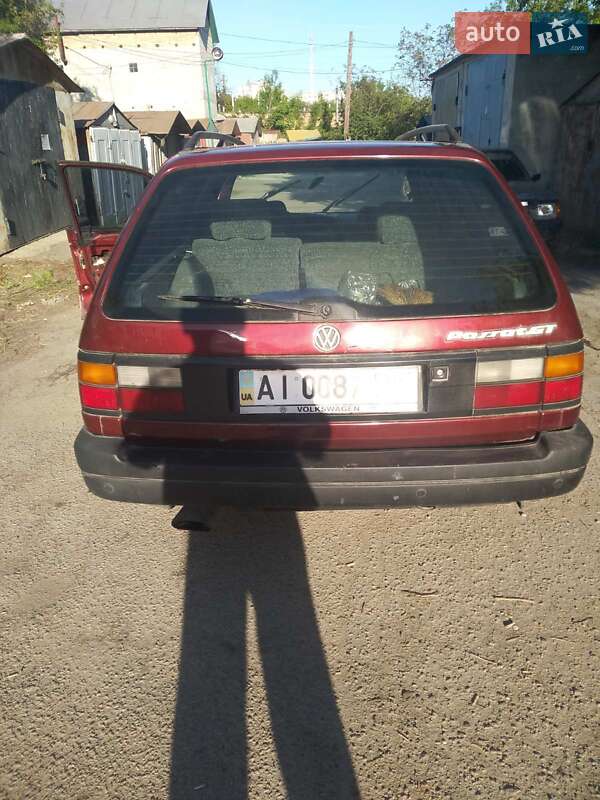 Універсал Volkswagen Passat 1993 в Києві