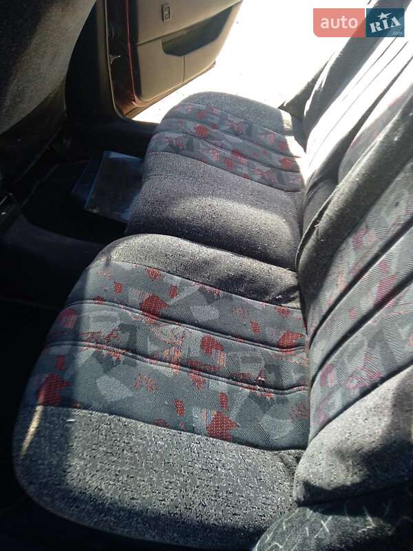 Універсал Volkswagen Passat 1993 в Києві