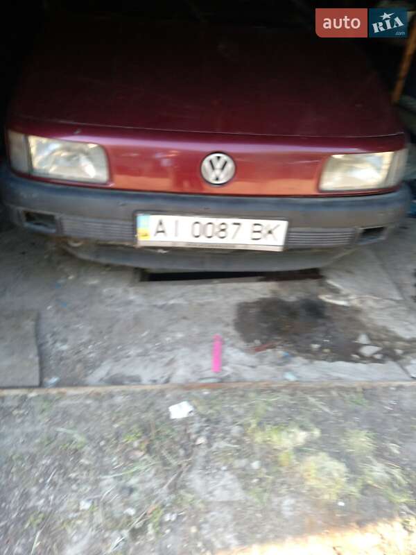 Універсал Volkswagen Passat 1993 в Києві