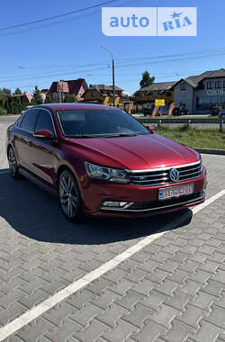 Седан Volkswagen Passat 2017 в Луцке