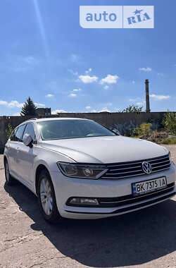 Универсал Volkswagen Passat 2016 в Ровно